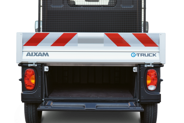 Minicar AIXAM e-Truck Vista posteriore